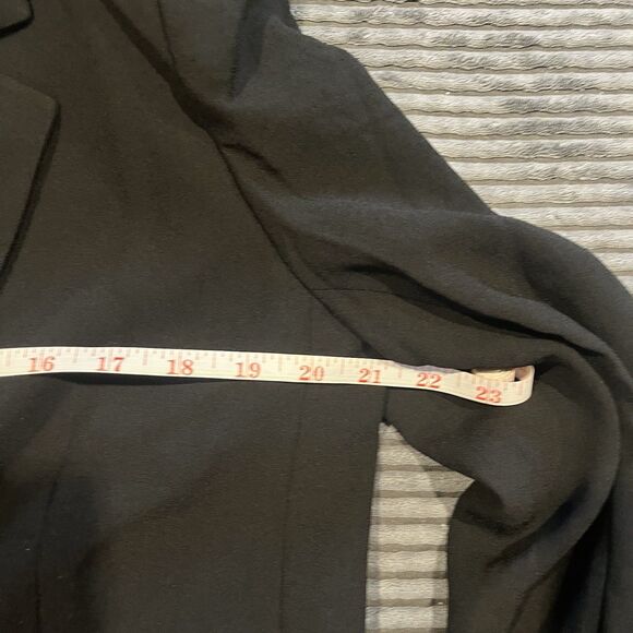 NEW, Spanx Carefree Crepe Blazer in Black SZ Large Crisp Classic Versatile - Picture 3 of 10